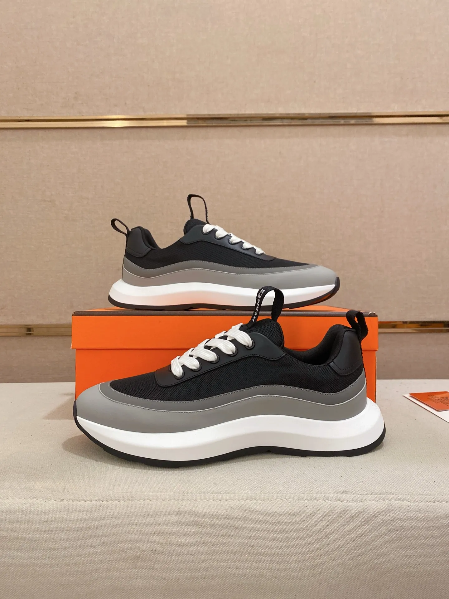 Men's clothing and shoes💰: 620💰《HERMES》【Classic Original Version】Hermès; Top 🔝 Purchasing Agency 🔍🔍Men's latest 🇺🇸 counters are on sale simultaneously, original imported from Italy ▲▲Silk cowhide with breathable fabric ▲▲ (high-end and expensive Qi·Grade) Exquisite workmanship (Italian 🇮🇹Imported water-dyed 🐂cowhide lining) Sole: Original sole provided by the original factory, ⚠️Exclusive double-layer activity·TPR·Rubber·Combined molded outsole; Super·comfortable·wear-resistant·non-slip·environmental protection The real thing is more beautiful if you take the real thing (high quality, follow the order), you can enter and exit the counter at will * Number of yards: 38·39·40·41·42·43·44# (can be customized 45.)